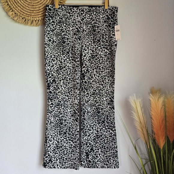 Anthropologie New The Margot Kick Flare Cropped Black Floral Pants Size Small - Picture 11 of 11